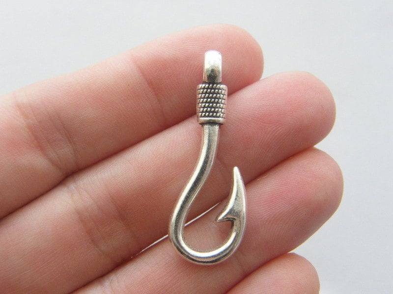 4 Fishing hook pendants antique silver tone FF652