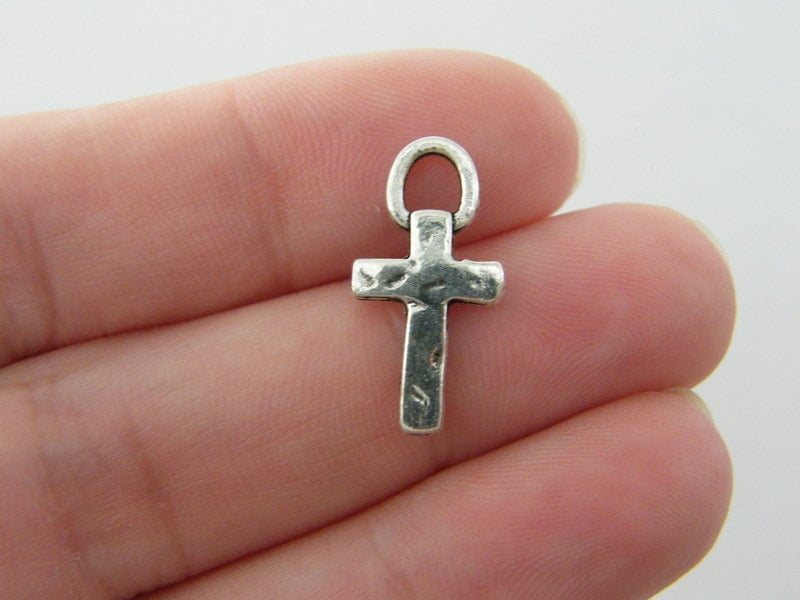 10 Cross charms antique silver tone C72