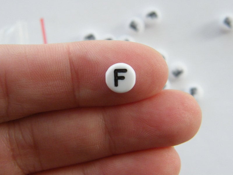 BULK 500 Letter F acrylic round alphabet beads white and black