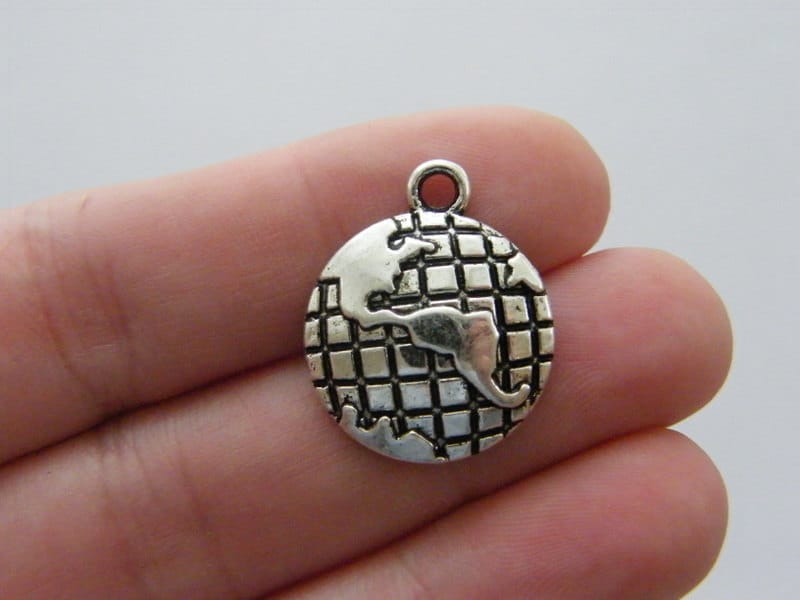 8 Globe world map charms antique silver tone WT61