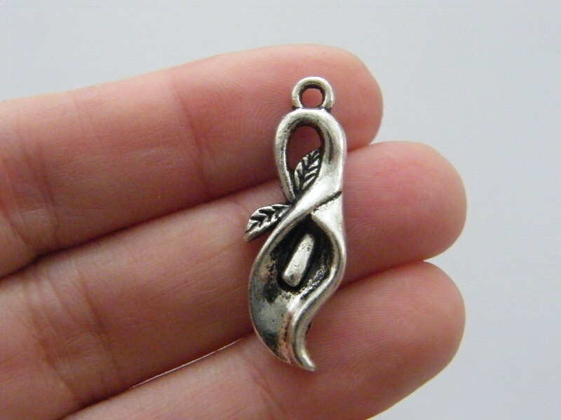 6 Calla lily flower charms antique silver tone F145
