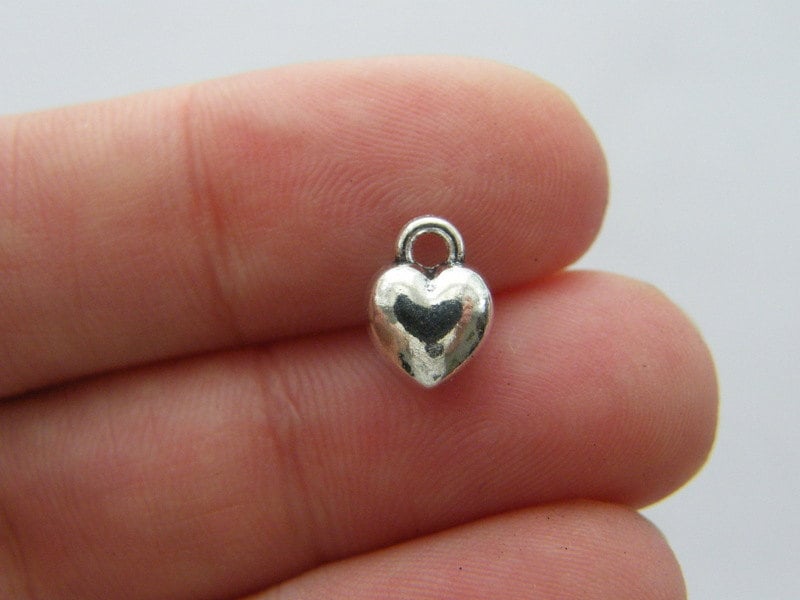 10 Heart charms antique silver tone H157
