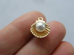 6 Pearl in oyster shell charms gold plated tone FF292