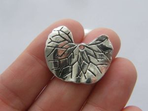 10 Leaf charms antique silver tone L223