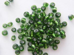 400 Christmas green with silver lining, glass, seed beads 4mm