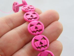 26  Pink pumpkin jack o lantern 15mm Halloween beads SK21