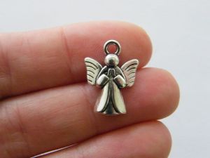 10 Angel charms silver tone AW18