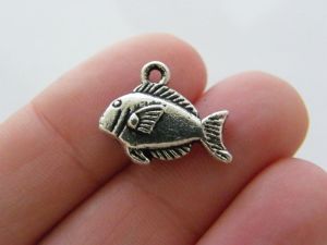 6 Fish charms antique silver tone FF433