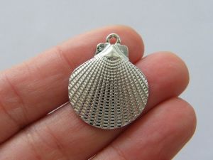 2 Shell scallop pendants silver tone FF500