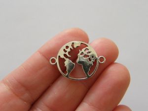 8 World map connector charms antique silver tone WT31