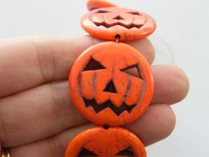 13 Orange pumpkin jack o lantern 30mm Halloween beads SK23