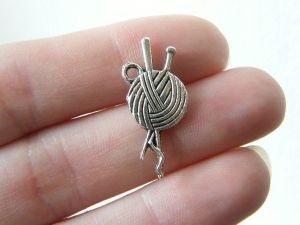 10 Knitting wool needles charms antique silver tone P510
