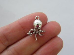 12 Octopus pendants antique silver tone FF109