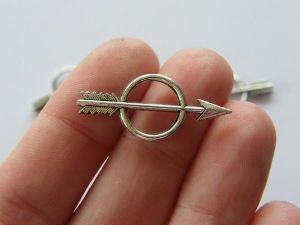 10 Arrow charms or connectors antique silver tone G43