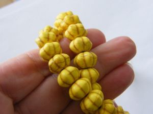 50 Yellow pumpkin Fall  Halloween beads SK22