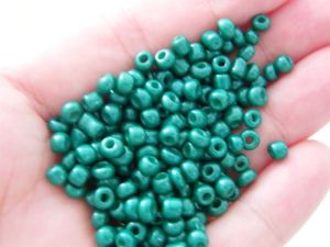 400  Teal green matt glass seed beads SB26