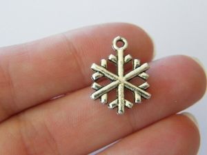 12 Snowflake charms antique tibetan silver SF22
