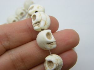 26 Off white skull beads 13 x 12mm SK28