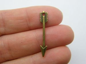 16 Arrow pendants antique bronze tone G27