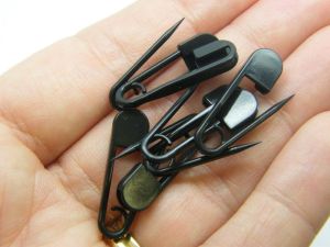 50 Safety pin black plastic FS9