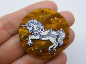 2 Unicorn pendants brown acrylic A1001