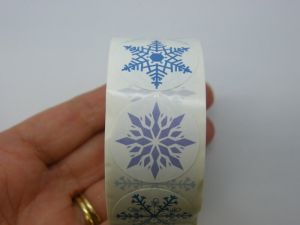 1 Roll 500 snowflake stickers 04A