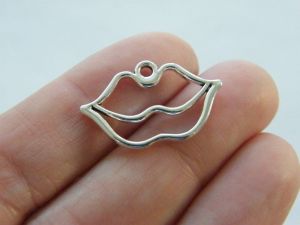 10 Lips kiss mouth charms antique silver tone P279