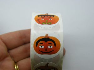 1 Roll Halloween pumpkin orange black 500 stickers 015C