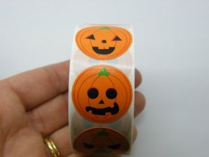 1 Roll Halloween pumpkin orange black 500 stickers 015P