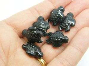 8 Turtle beads black porcelain FF529