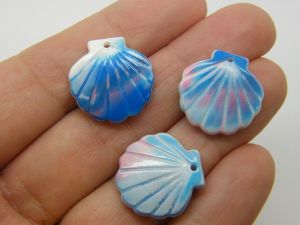 4 Shell scallop charms blue pink white random mixed resin FF49