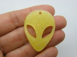 4 Alien head pendants yellow glitter resin P486