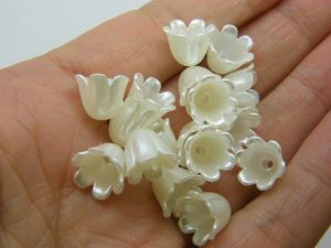 100 Flower bead caps silvery pearl acrylic FS426