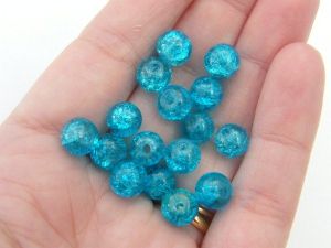100 Blue crackle glass beads B192