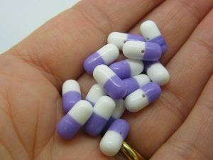30 Capsule pill  embellishment  purple white mixed resin MD77