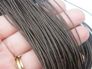 80M Dark brown waxed cord 1mm