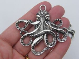 BULK 5 Octopus pendants antique silver tone FF107