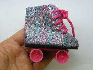 2 Roller skate miniature doll material plastic CA