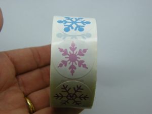 1 Roll 500 snowflake stickers 04B