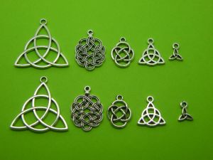 The Celtic Knot Collection - 10 antique silver tone charms