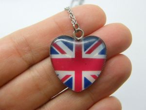 1 United Kingdom flag heart pendant silver tone stainless steel WT44