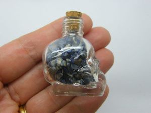 1 Skull glass bottle with cork blue stones G039-02