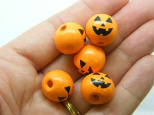 8 Pumpkin Jack o lantern Halloween beads black orange wood HC C04