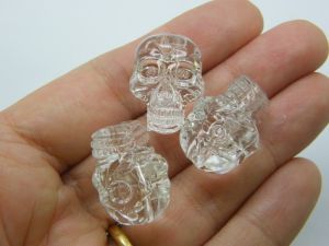 8 Skull beads clear acrylic HC168