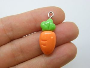 4 Carrot pendants orange green resin FD648