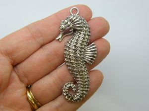 1 Seahorse pendant charm antique silver tone FF67