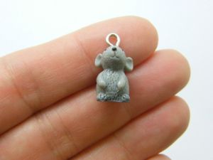 2 Mouse charms grey resin A1139
