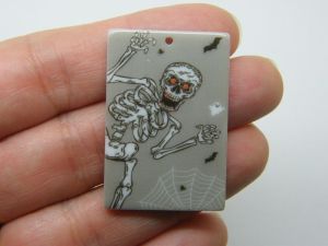 4 Skeleton Halloween pendants grey  acrylic HC1290