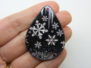 2 Snowflake teardrop pendants black white acrylic CT431