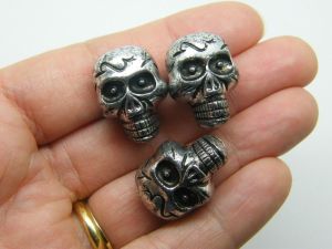 12 Skull beads silver black acrylic BB706